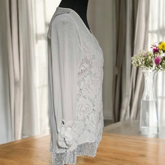 Cupio Chic White Floral Lace Tunic Blouse - Picture 3 of 5